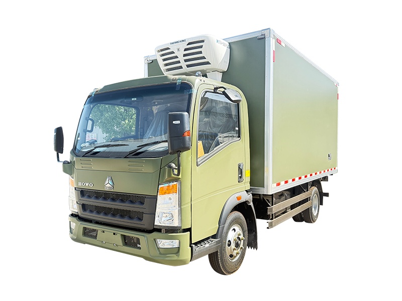 Right-hand drive, 3360mm wheelbase, 116 horsepower, army green refrigerated truck