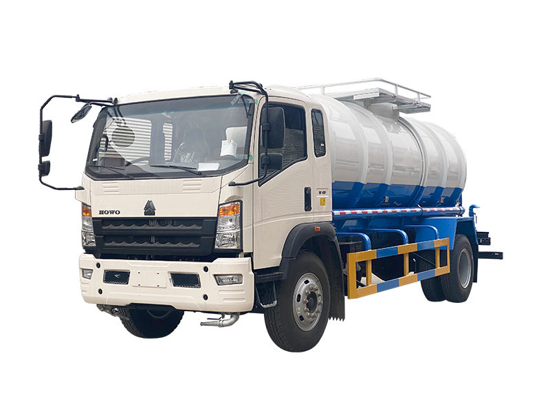 HOWO water sprinkler truck with a 5mm thick tank body